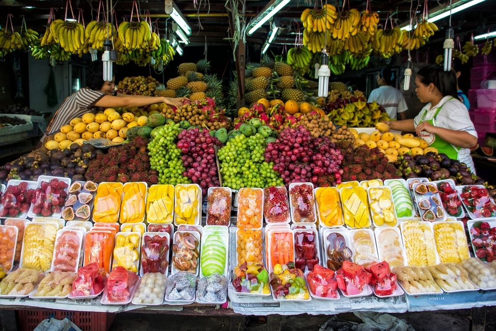 Прилавок с фруктами