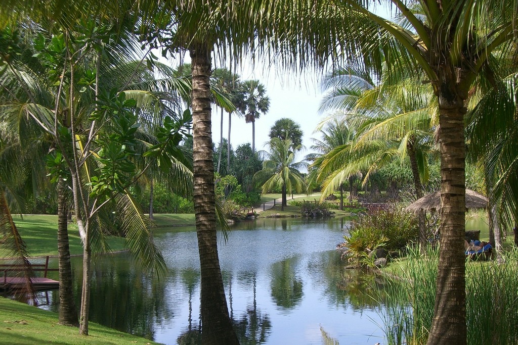 Отель на пляже Карон