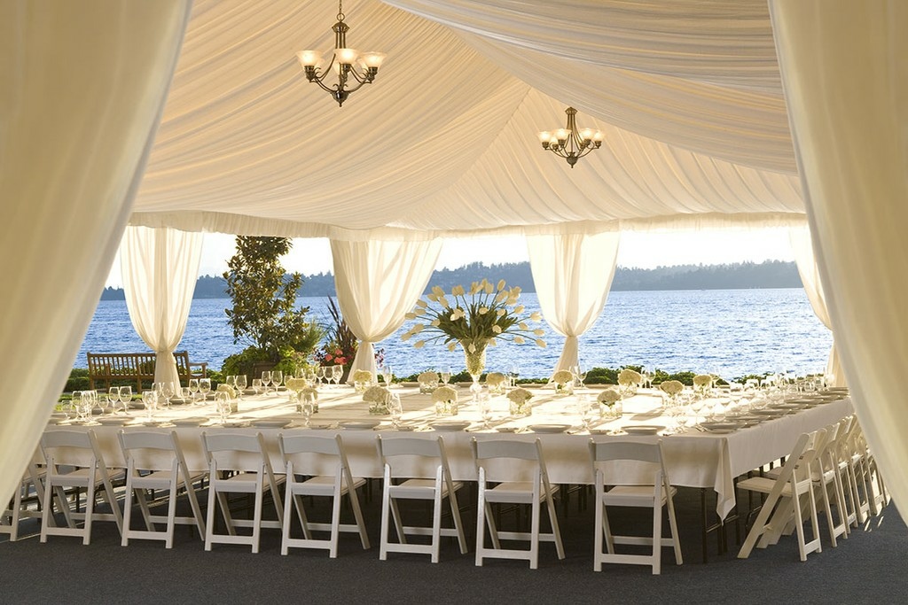 Свадебный стол для гостей